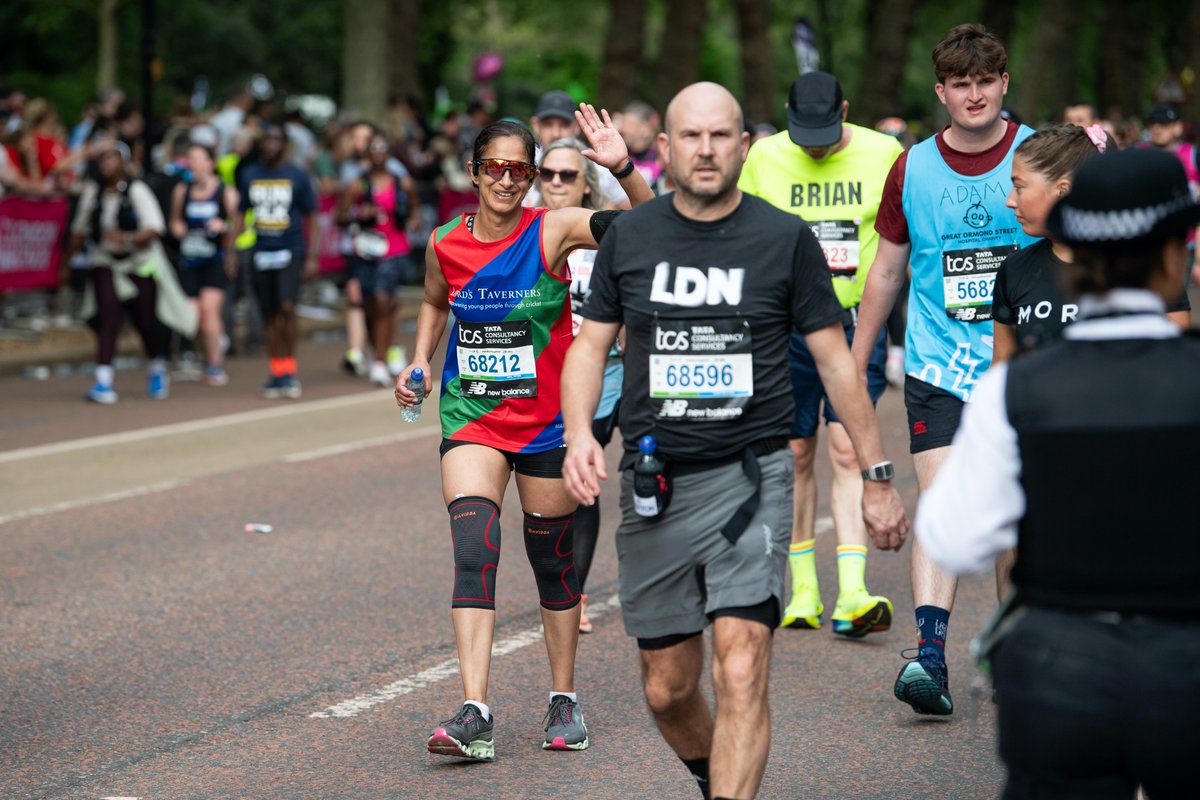 LordsTaverners's tweet photo. 🙌 Put your hands in the air if you would like to join #TeamTavs at the #LondonMarathon next year!

🔗 https://t.co/wCtEVDrd0c

📸 For more photos from the day, head to our Facebook page! https://t.co/xXPmRf6bdX