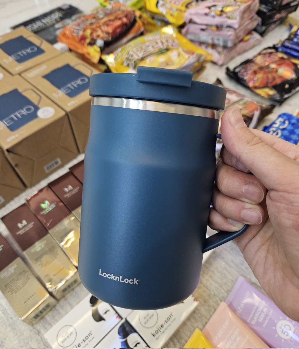 Arkadaşlar nasılsınız? Lock&amp;lock termoslardan getirticem. İş arkadaşlarım talep etti bu sefer de. Cidden kaliteli ve sıcaklığı çok iyi muhafaza ediyor. İsteyenler dm'den iletişime geçsin lütfen 🤗
Onun dışında Kore ramen/atıştırmalık da ekleyebilriz 👍
