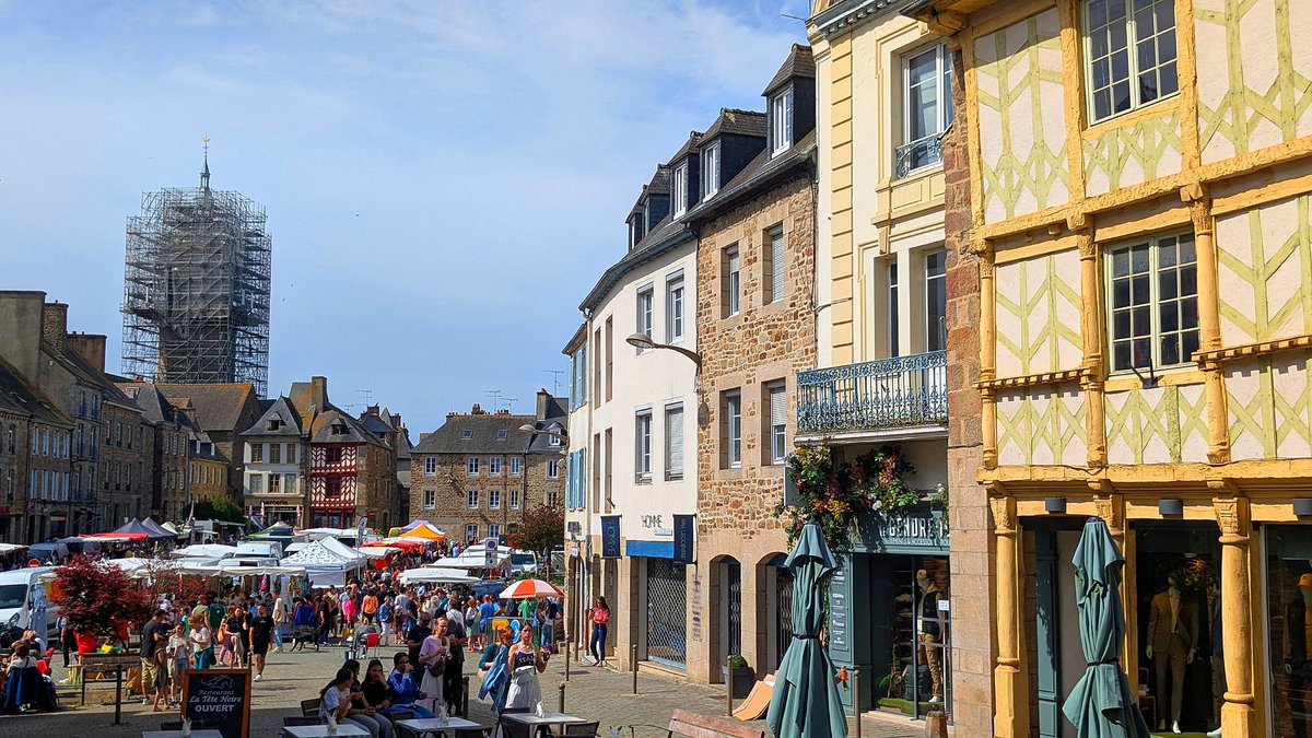 J'ai comme l'impression d'avoir loupé une étape...
serions-nous déjà arrivés au 15 août ??? 🤔🤔🤔
Wahou quelle foule ce matin sur le marché de Lamballe !!! 🌞
<a href="/LamballeArmor/">Lamballe-Armor</a>
#theplacetobe ❤️