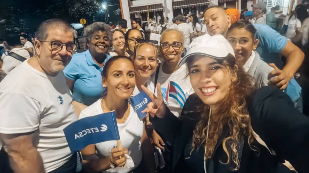ETECSA_Cuba's tweet photo. Con el lema #PorCubaJuntosCreamos, celebramos nuevamente el Día Internacional de los Trabajadores 🥳🥳, con el entusiasmo y espíritu que nos caracteriza 💪💪.
Feliz #1Mayo!!!
#EtecsaConCuba 🇨🇺 https://t.co/Gg0LRj9xjQ