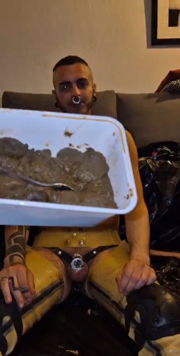 Tomorrow new video Shit and puke!!! Sign up on my Scatbook!!! 🐷 💩 🤮 

scatbook.com/PigBoyRubber