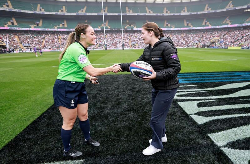 Farnham Rugby Girls Section attended the England v France game. Included was a stadium tour &amp; visit to the England changing room. U18 captains Ella &amp; Phoebe took part in the coin toss and last year’s captain Tegan presented the match ball