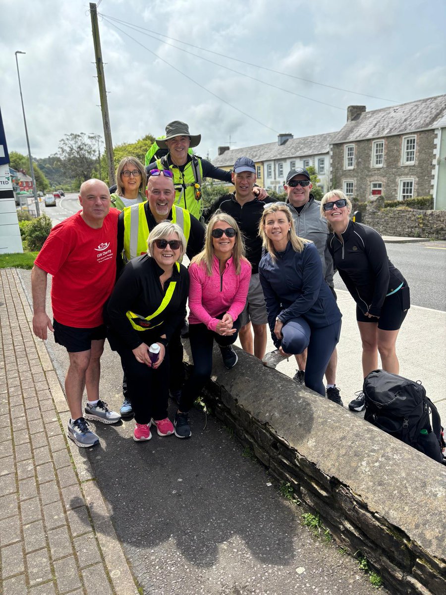 CUHCharity's tweet image. Dave Cotter and friends are halfway through their Wander West fundraiser from Crosshaven to Crookhaven. The group has undertaken this journey to raise funds for the CUMH Neonatal in memory of David's wife, Katrina, who worked there since it opened in 2007. idonate.ie/fundraiser/Wan…