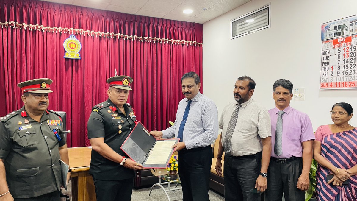 ThinakaranLK's tweet image. யாழில் இராணுவ உயர் பாதுகாப்பு வலயத்தினுள் இருந்து காணிகள் விடுவிப்பு

மேலதிக விபரம் &amp;gt;&amp;gt;&amp;gt; thinakaran.lk/?p=127231

#Lands #Released #SriLankaArmy #Jaffna #Thinakaran #SriLanka #LKA #SL