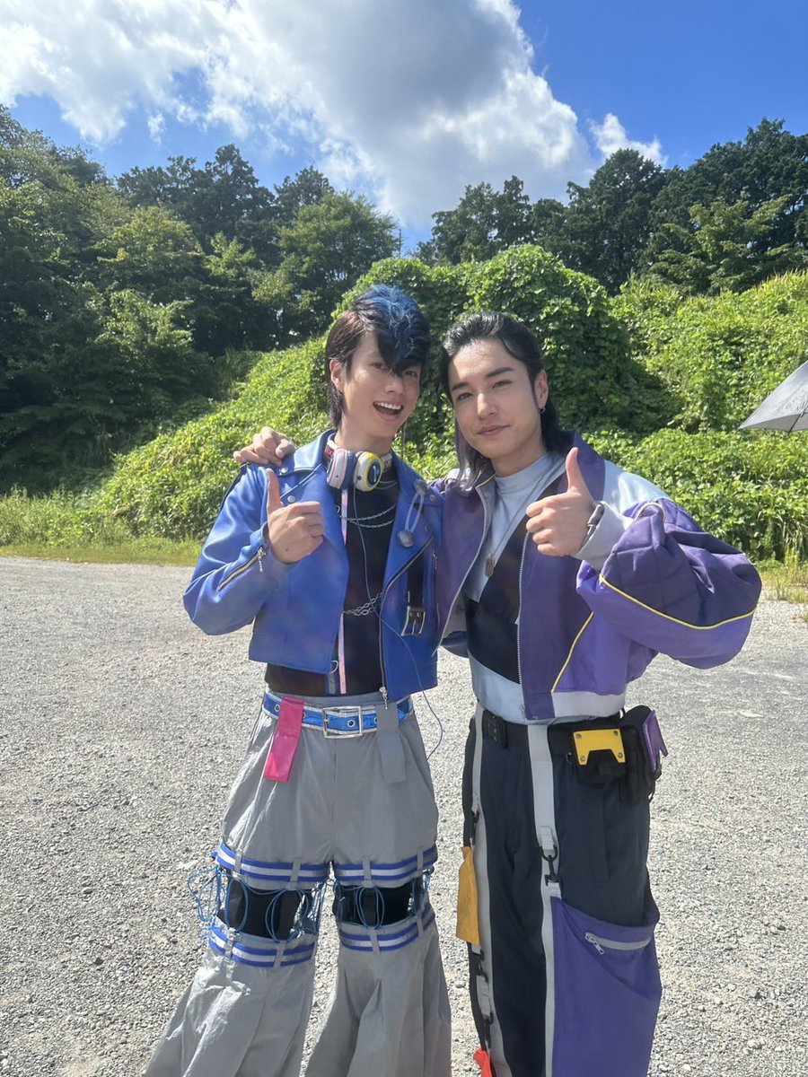 Vシネクスト
「爆上戦隊ブンブンジャーVSキングオージャー」
本日より公開🛞👑
よろしくお願いします！！
#爆上戦隊ブンブンジャー
#王様戦隊キングオージャー
#ブンブンキング