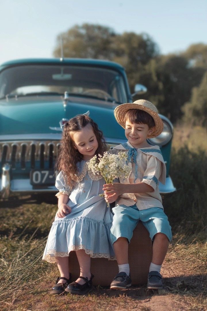 ماحد اخذ مكانك لاتحاتي
 انت ساكن في حنايا خافقي
 رغم الغياب 💛

#صباح_الخير 
#مساء_الخيرᅠ