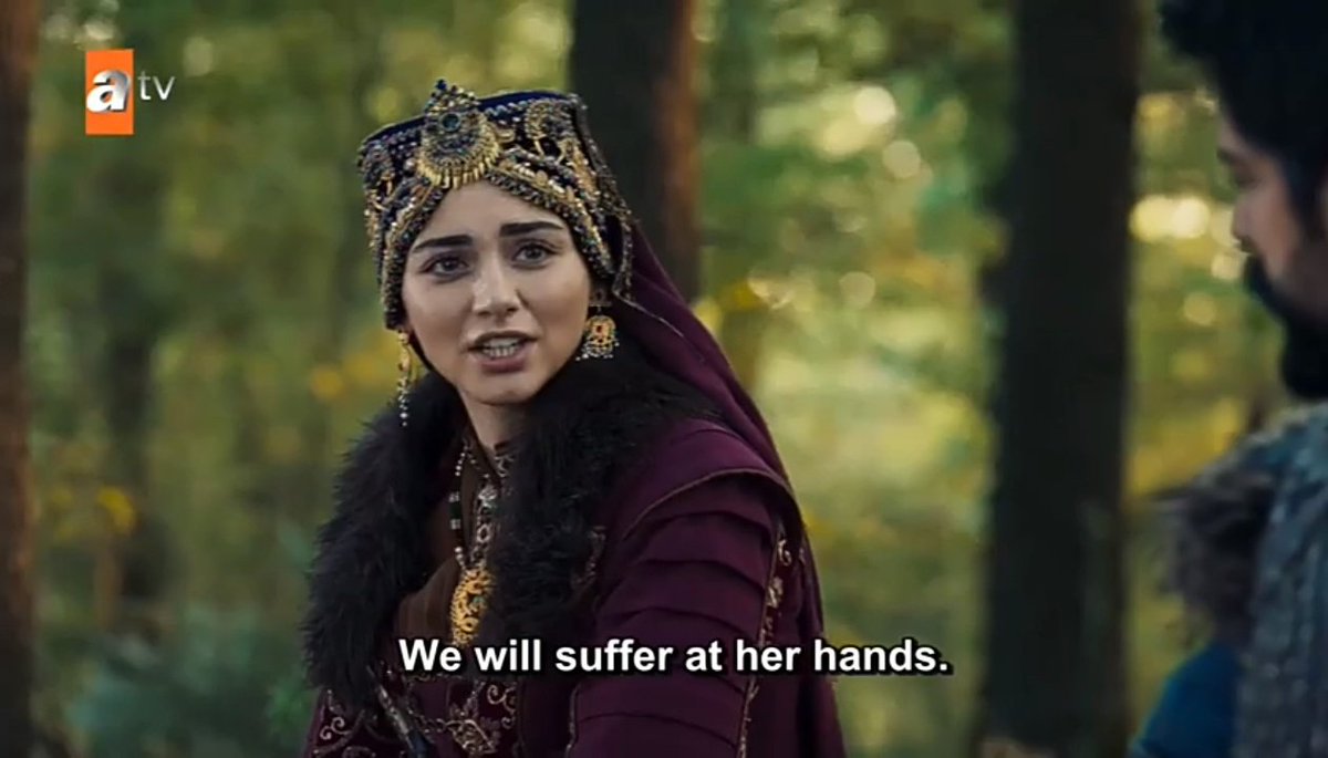 suzestful's tweet photo. 👩‍👧: Look at her tongue, Osman Bey. We will suffer at her hands. How beautifully she speaks and persuades.
👨‍👧: Who do you think she takes after?

Halime, let's get the "lock up" plan for your parents instead 😭✋🏻

#OsBal #Halime #KurulusOsman https://t.co/KqluFSGTZ3