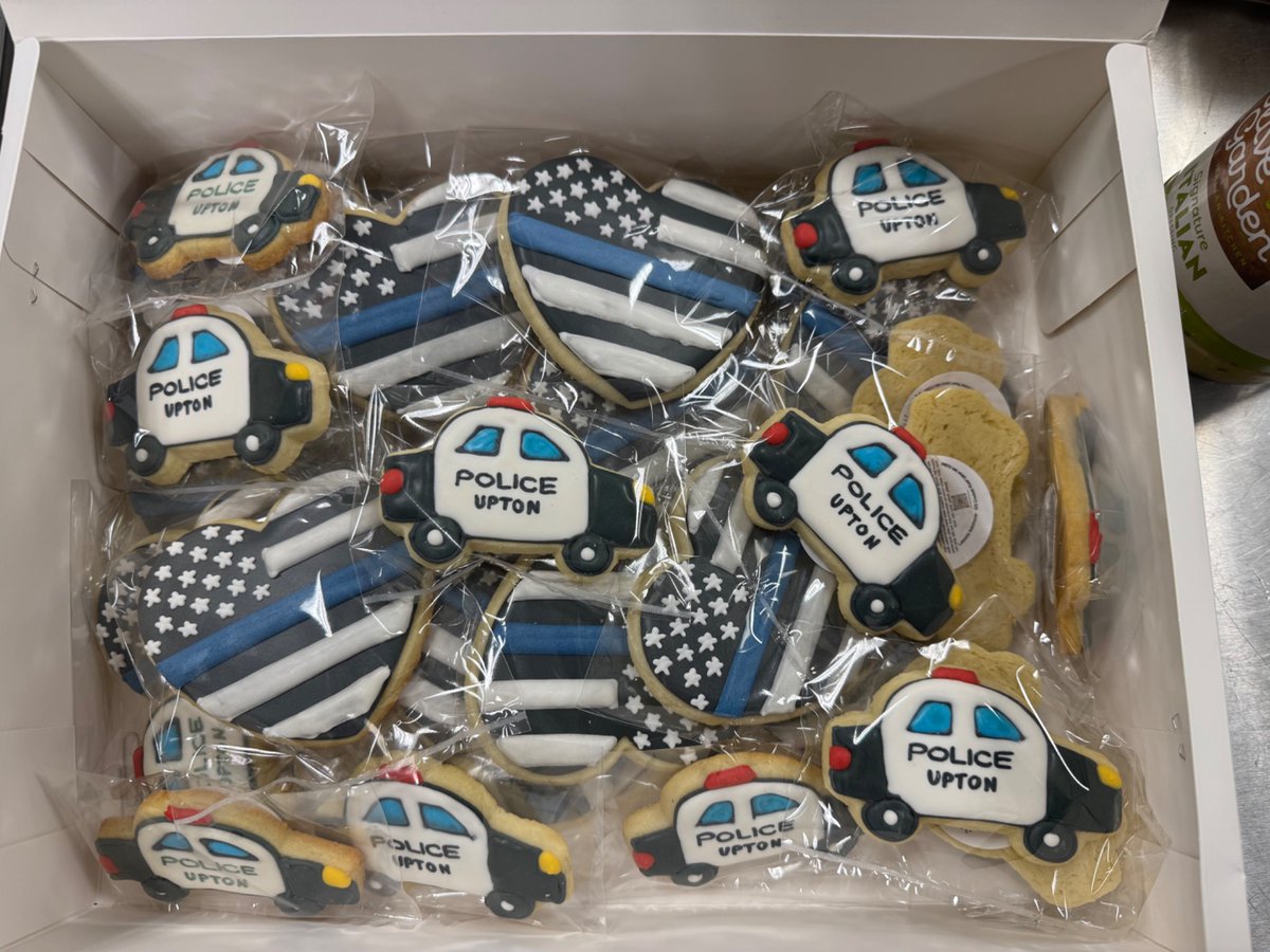 Last night, Upton PD &amp; families hosted our annual Senior Spaghetti Dinner! Senior residents were treated to great food, prizes, and a chance to meet Chief Palmieri. Huge thanks to all who helped—especially our local business sponsors &amp; retired SRO Ambrosino. See you next year!