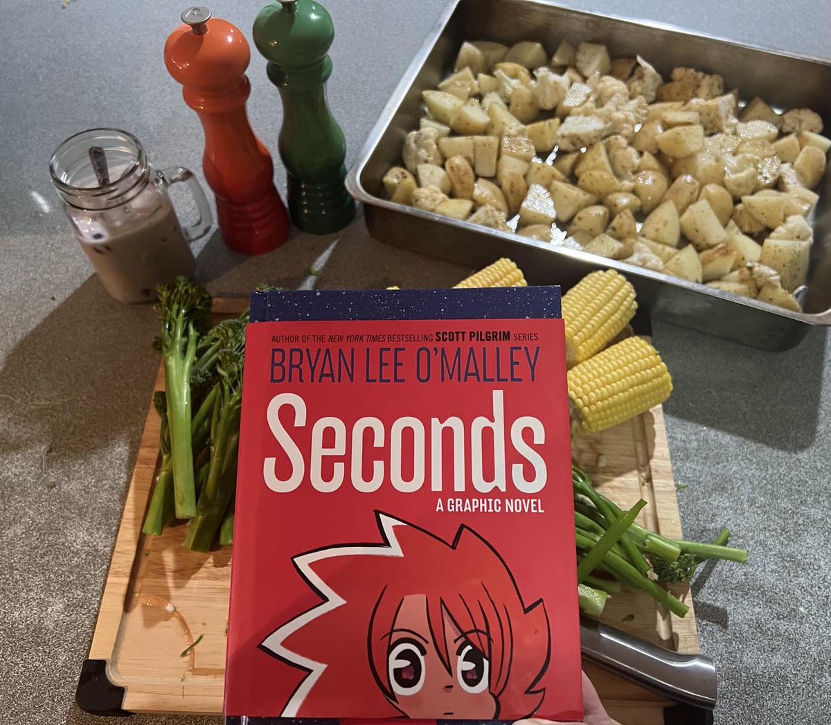 ItsVhalder's tweet photo. 🪴 Goober Readathon Day 1: 🌿

I took the opportunity to re-read the lovely Seconds by Bryan Lee O'Malley.

A story about growing up when you're already a grown up, bad choices, second chances, opening a restaurant, and doing mushrooms. https://t.co/XutQUIwnZ3