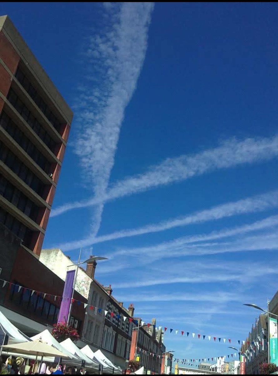 paulrobins10's tweet photo. @Freedom49503795 This was over my hometown in late 2012 https://t.co/sUZKqdNFOI
