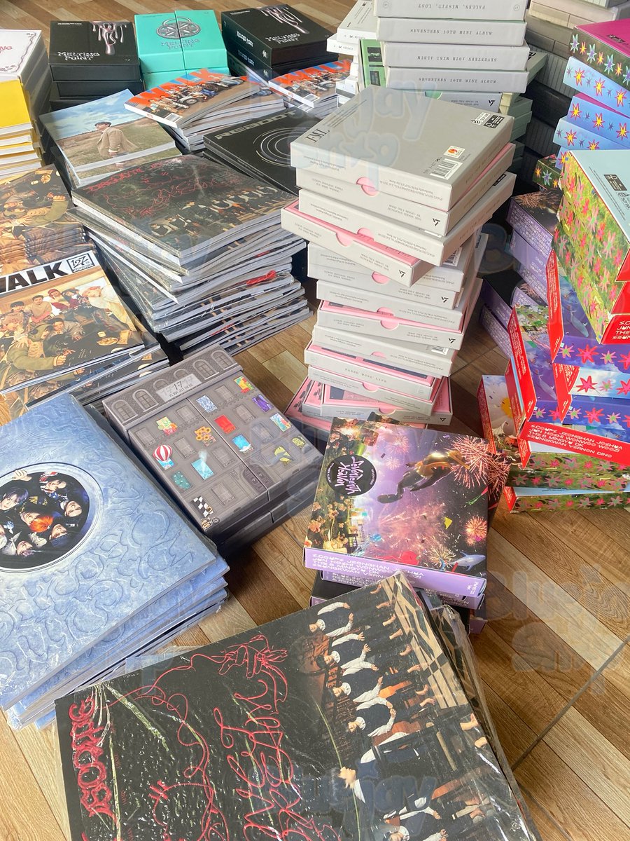 #Bluejayshop_GA
SURPRISE UNSEALED ALBUM GIVEAWAY! 🥳

- follow us 🔔
- like and retweet
- reply

ends in 48hrs 🚶‍♀️