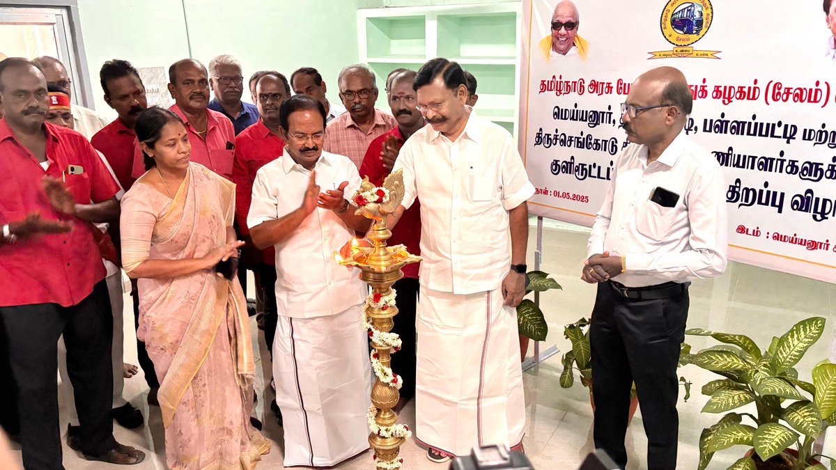 tmselvaganapat's tweet photo. தமிழ்நாடு அரசு போக்குவரத்து கழகம் சேலம் கோட்டத்தின் சார்பில் மெய்யனூர் பணிமனையில் ஓட்டுநர் மற்றும் நடத்துனர்களுக்கா�� குளிர்சாதன ஓய்வறையினை மாண்புமிகு சுற்றுலாத்துறை அமைச்சர் இரா.ராஜேந்திரன் அவர்கள் திறந்து வைத்த நிகழ்வில் முன்னிலை வகித்து சிறப்பித்தோம். இந்நிகழ்வில் மாவட்ட ஆட்சியர் பிருந்தாதேவி அவர்களும் மற்றும் போக்குவரத்து கழக ஊழியர்கள் உள்ளிட்டோர் பங்கேற்றனர்.

#WorkersDay #labourday 

@mkstalin @Udhaystalin @DMKITwing @arivalayam @DMKSalem_