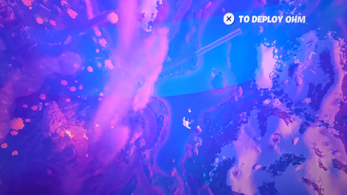 statixjr's tweet photo. @FortniteStatus i cant do nothing I can't even back out of the game I died to storm but I was still up here and when they reboot I dont come back https://t.co/qi06LJT9aL