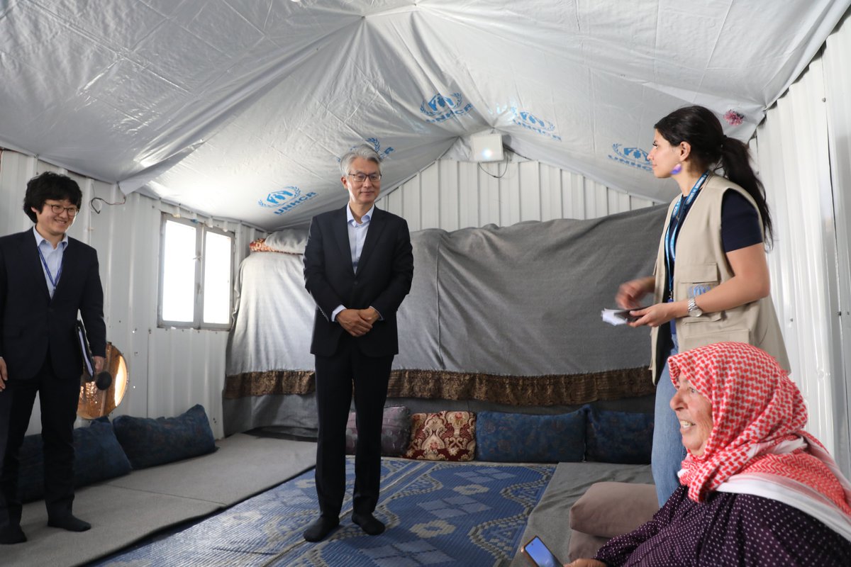 UNHCRJordan's tweet photo. κ°μ¬ν©λλ€ Korea for supporting refugees in Jordan! π°π·π
Koreaβs contribution is making a real difference in refugeesβ lives at #AzraqCamp.
During his visit today, Amb. Pil-Woo Kim saw the impact firsthand and listened to refugeesβ hopes and challenges. https://t.co/NHf8ZuSHZT