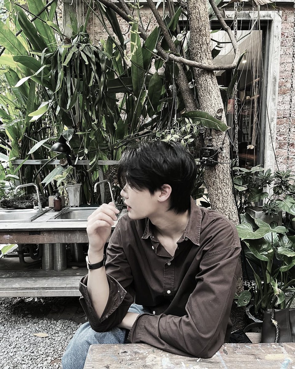 bxagas's tweet image. This café feels like a warm hug from nature.