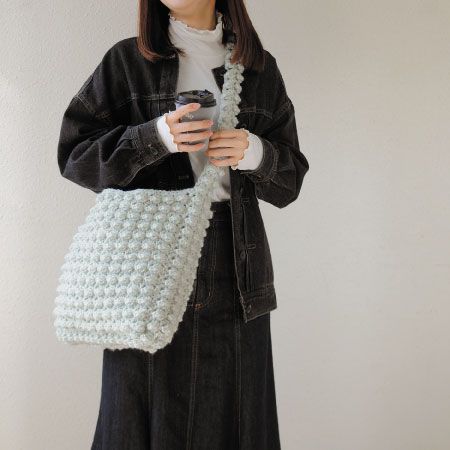 hamanakasyouten's tweet photo. ＼\✨ハマナカ商店限定✨/／
ハマナカボニー限定カラー350g巻コーン発売決定！！
 5/25（日）よりハマナカボニーの数量限定カラーのコーン巻きが新発売🤍💙❤️💚

なんと350g巻の7玉分のコーンが税込2200円ととってもお得に買えちゃいます♪ 
とってもかわいいバッグのレシピ付きで絶対に見逃せない！！ https://t.co/hnj9pkdwh6