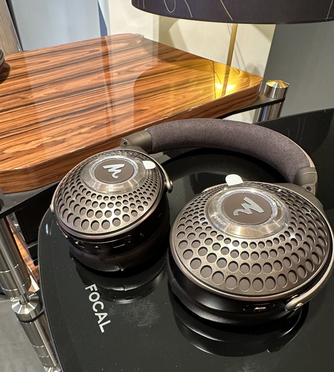 AudioVenue's tweet photo. Focal Bathys MG in stock now.

#focal #focalheadphones #focalbathys #focalbathysmg #bathysmg #focalheadphones #noisecancelling #wirelessheadphones #headphones

@focal_uk https://t.co/uRKC1FZBkm