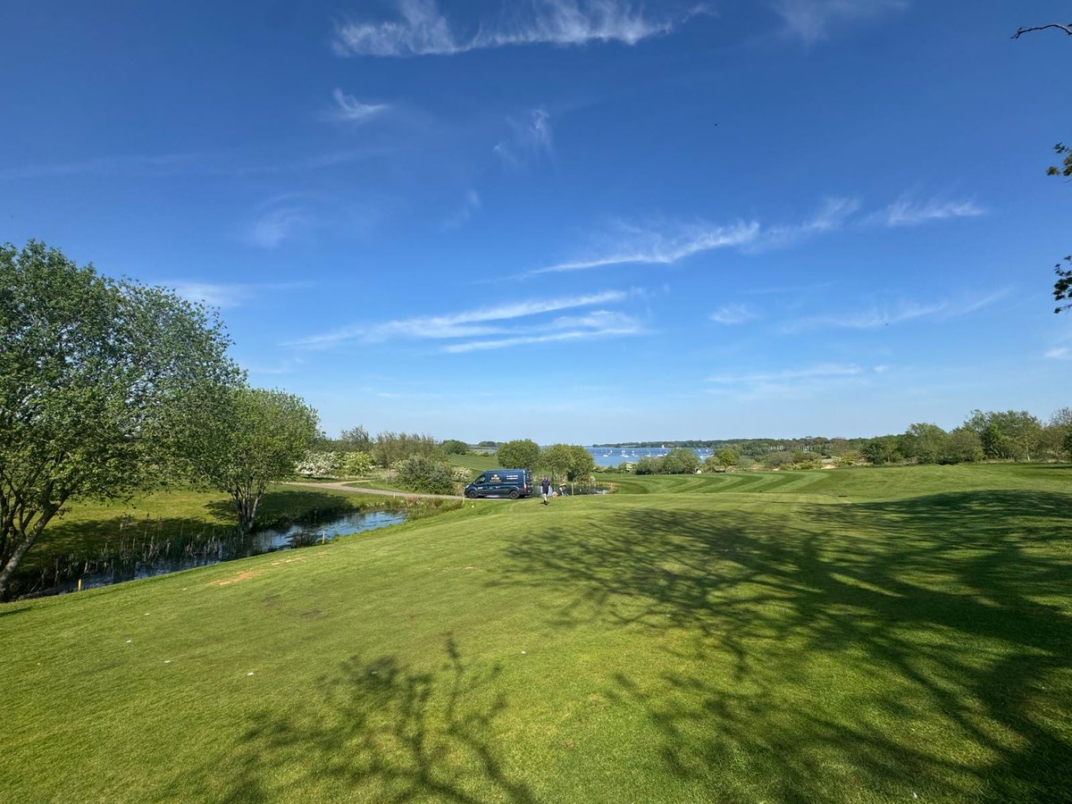 Rope in and rope out scenes from Rutland Water Golf Club this week. #DJUKE installed #HYDROWICK into 2 greens beautifully! 

#sportsturf #sportsturfdrainage #sportsturfcontractors #golf #golfcourse #drainage
