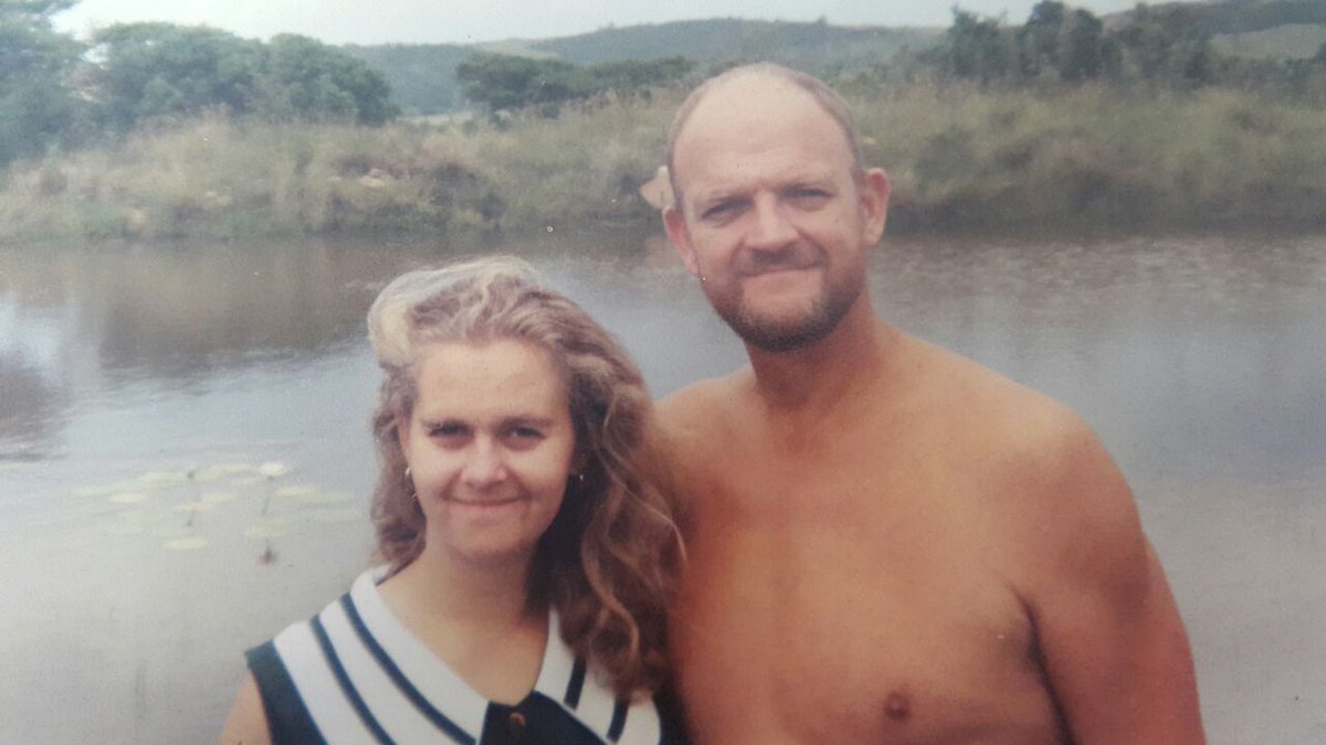 LieslGottert1's tweet image. My dad died 21 years ago, today
Martin Louis du Plessis (1APR44-1MAY04).
He was a hard-working Eastern  Cape farmer
He was shot on the farm &amp;amp; later again in the gut on a rural road.
I dressed his wounds for months.
He never recovered &amp;amp; died a few months later of heart failure