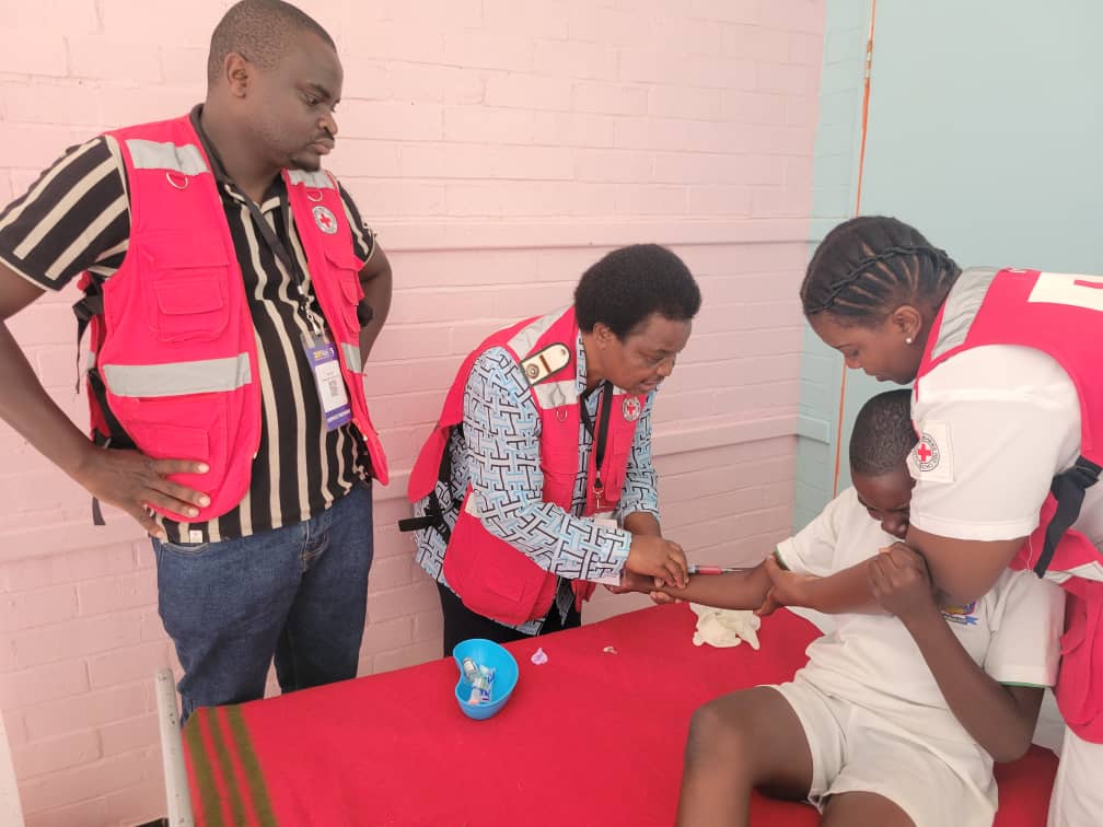 ZrcsRed's tweet image. Today we honour the tireless staff &amp;amp; volunteers of @ZrcsRed who uplift communities daily. Your dedication to saving humanity drives real impact across Zimbabwe. We see you. We thank you. We celebrate you. 
#WorkersDay2025 #SavingHumanity