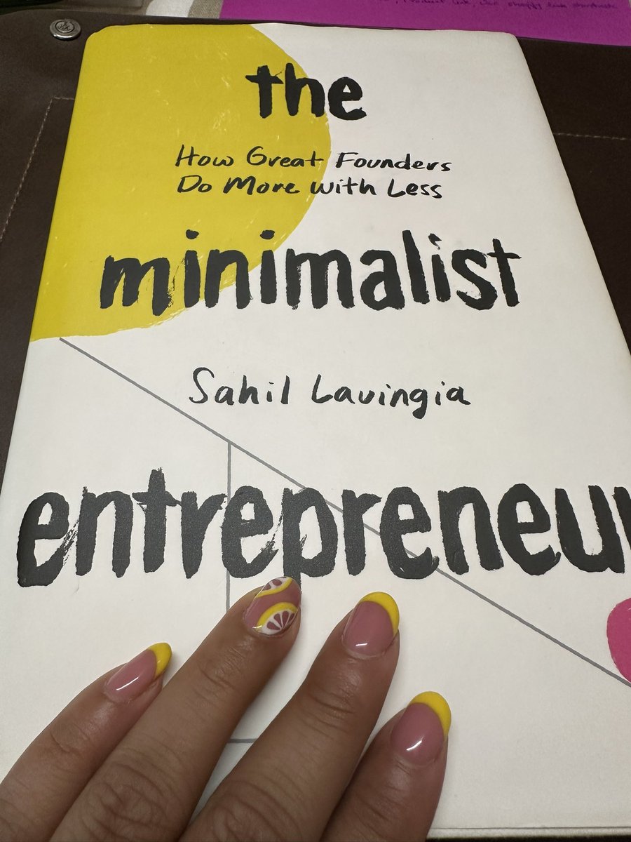 VaniyaDangwal's tweet image. Nail art inspired by the minimalist entrepreneur @shl 😛
