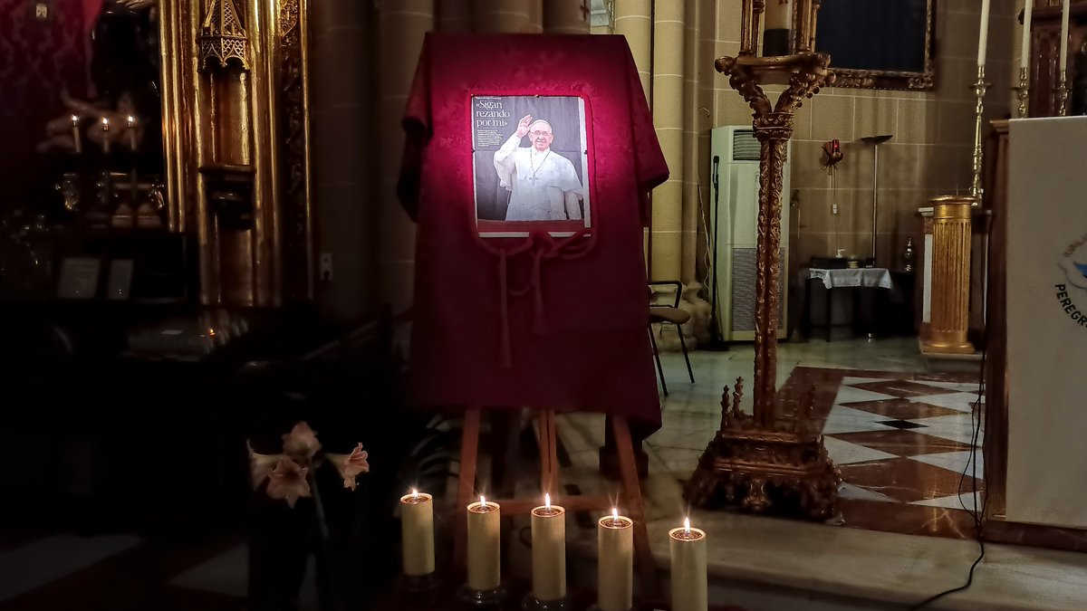 #PapaFrancisco 🖤 Ayer, nuestra comunidad escolar se unió a la misa funeral por el Papa Francisco en Sagrado Corazón de Málaga, junto a la comunidad jesuita y otros centros <a href="/educsi/">Educación Jesuitas</a> Un momento de fe, gratitud y compromiso cristiano
#jesuitas #MagisMálaga #GraciasFrancisco <a href="/LdeFsj/">Líneas de Fuerza</a>