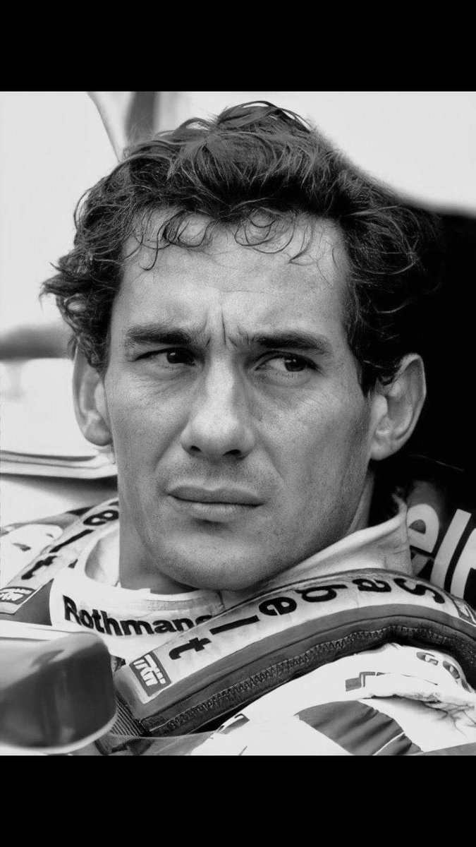 iuritheFonz's tweet photo. Sono passati 31 anni da quel primo maggio 1994… non esagero a dire che sembra ieri… 💛💚 manchi sempre ❤️ https://t.co/uiYBbUUp2V