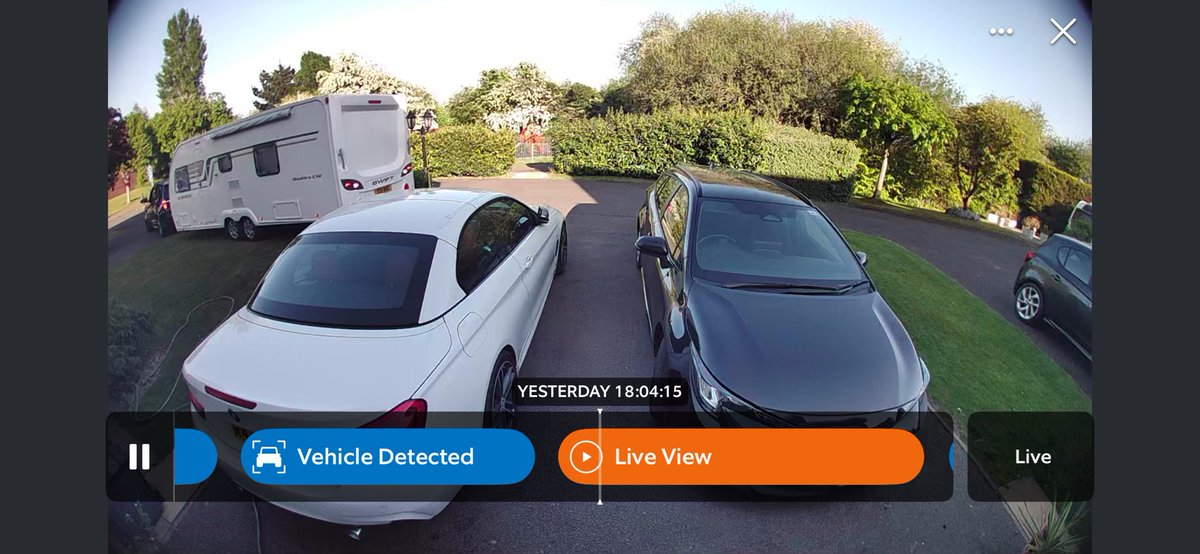 simonhpirie's tweet image. Might be off on a mini break.. 

Used the camera on the house to ensure I didn’t collapse the front light.. 

Have to say this parking on the grass makes life easier.. 

#caravanlife #simpletricks #camera #lifehack #chilltime