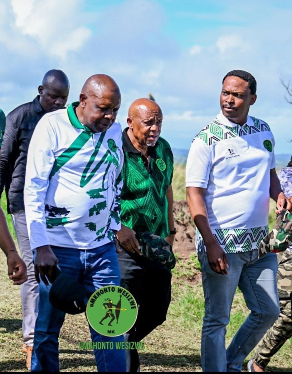 MzwaneleManyi's tweet photo. Determination, dignity and humility.
Asbonge Thumbeza nethimba lakho. https://t.co/ba1NPHspVL