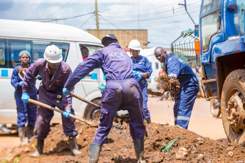 HIS WORSHIP, SALIM SAAD UHURU (@salimsaaduhuru) on Twitter photo As the world comes together to celebrate Labour Day, I want to celebrate our frontline workers <a href="/KCCAUG/">Kampala Capital City Authority (KCCA)</a>. These great men & women wake up long before dawn & toil to keep the city smart.
Happy #LabourDay to you all
We celebrate & salute you.
#LabourDay2025 As the world comes together to celebrate Labour Day, I want to celebrate our frontline workers <a href="/KCCAUG/">Kampala Capital City Authority (KCCA)</a>. These great men & women wake up long before dawn & toil to keep the city smart.
Happy #LabourDay to you all
We celebrate & salute you.
#LabourDay2025