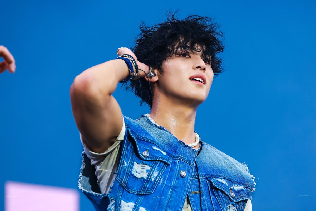 240908 Lollapalooza

민규는 청량이 너무 잘 어울려.. 🐶💙🎸

#민규 #김민규 #MINGYU #ミンギュ
#SEVENTEEN #세븐틴