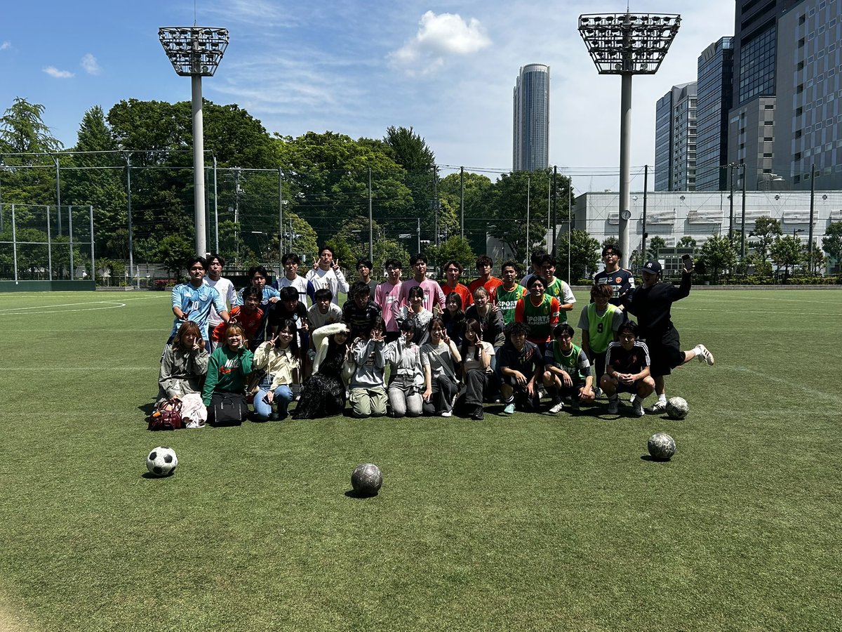 fcgusta_2025's tweet photo. 🌸新歓練習18日目🌸
今日は飯田橋の小石川運動場で練習でした！
ここ最近暑くなってきている中沢山の新入生マネが参加してくれました😭
新入生プレも多く来てくれ、最後は混ざって紅白戦を行い、すごく白熱しました🔥
3日(土)には新歓BBQ🍖もあります！ご参加お待ちしてます！！ https://t.co/6r3t8QUH3p