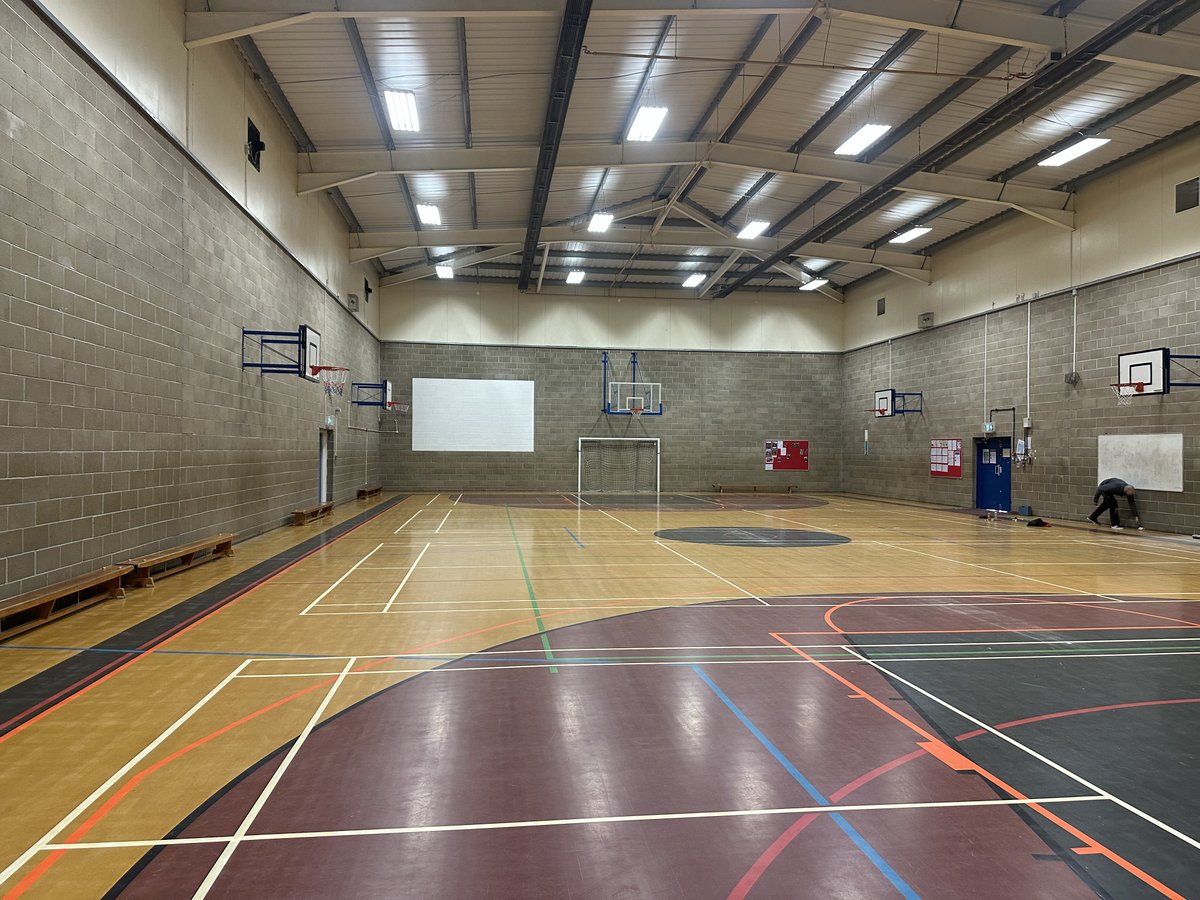 🔴⚫️ Sports Hall Flooring Installed! 📍✅ Multi-sport ready, slip-resistant 

-Installation of Sports flooring in the UK + upgrading matchplay goals ( wall hinged basketball goals with acrylic backboards )

👉 sportshallfloors.co.uk

#FlooringUpgrade #SESInstallations
