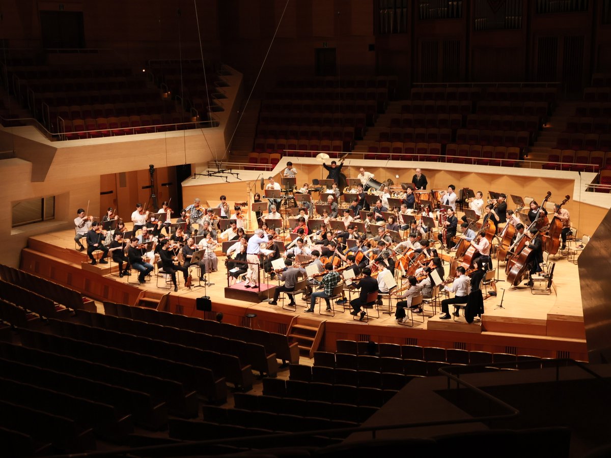 #N響 5月定期公演 Bプログラム

#nhkso #FabioLuisi #Mahler #Berg #MakiMori #AkikoSuwanai

5/1(木)、2(金)、#ファビオ・ルイージ 指揮による5月定期Bプログラムのゲネプロが、会場の #サントリーホール にて終了しました🎶

ヨーロッパ公演でも披露される