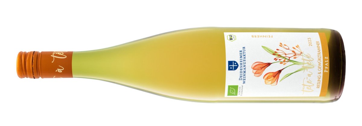 The unusual meets the inexpensive in the latest promotion at <a href="/LidlGB/">@LidlGB</a>. A rare Hungarian red, ideal for summer,  joins a terrific white blend from Germany - but hurry over to the site now to see what else shines in this Wine Tour …. midweekwines.co.uk/the-latest-lid… #WineBargains #LidlFinds