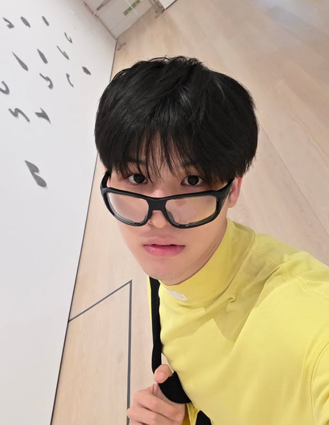 StarLight2025_'s tweet photo. 🥳Congratulations to Sky Wongravee on being nominated for 2025 The Most Shining Star in Thailand

🔗Vote Link: https://t.co/PIyxOmVITs

⏰DDL: May 3 20:00(BKK)

@skywongraveee @cutter_sky 

#SkyNani #skywongravee #สกายนานิ 
#STARLIGHTAWARDS https://t.co/EZG7apYDGs