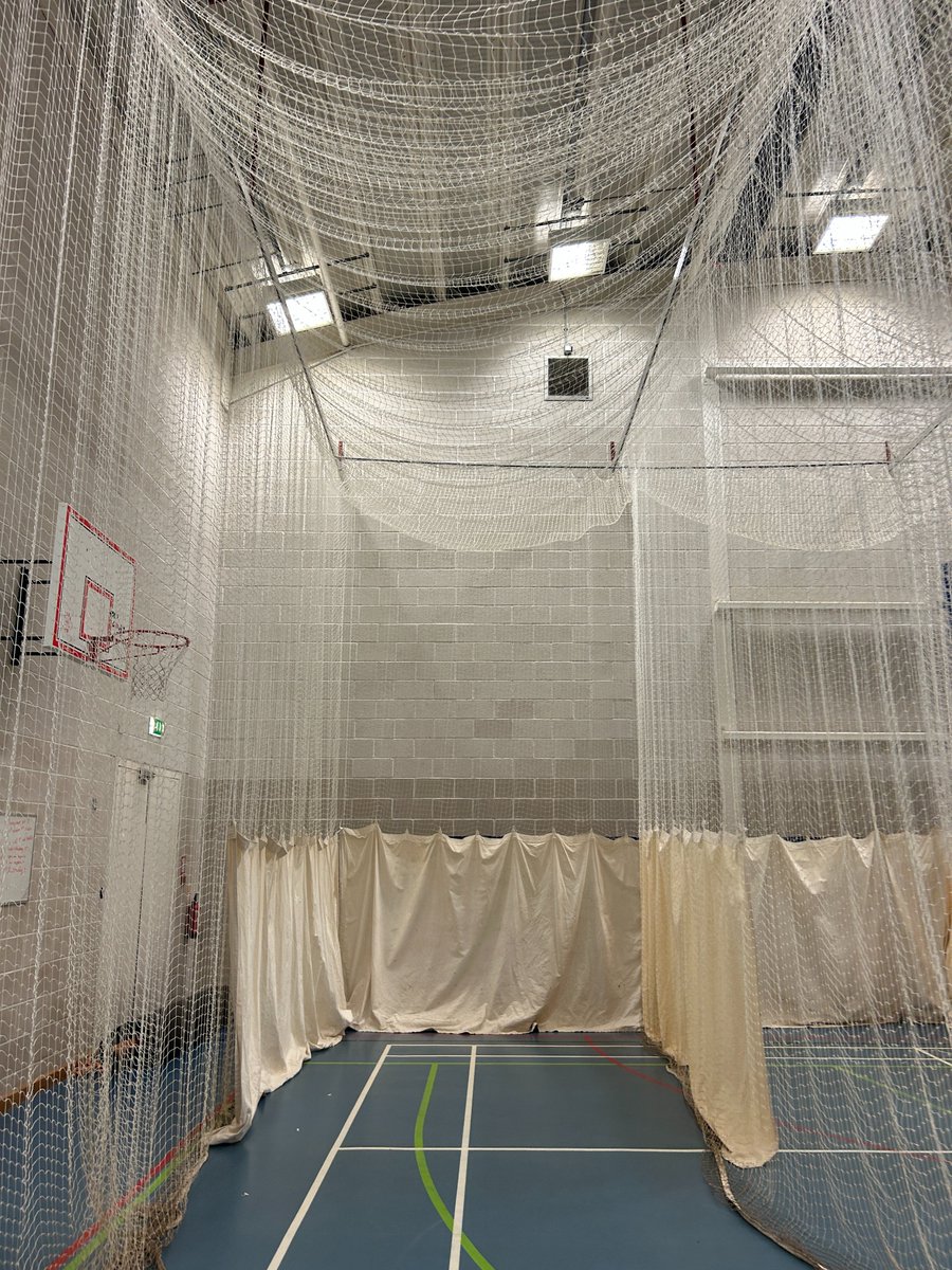 🔴⚫️ Indoor Cricket Netting Installed ✅ 📍 Safe &amp; retractable setup – tripe bay setup with trackway setup allowing you to pull the netting out and a storage bag to stow it away!

👉 sportshallcricketnets.co.uk

#CricketTraining #SES #cricketengland #SESProjects
