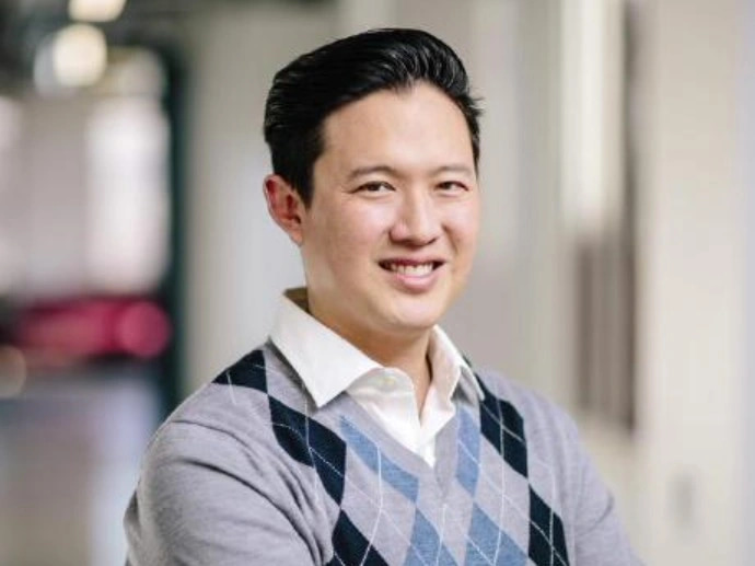 Meet Avery Ching — a software engineer turned blockchain founder

From supercomputing to building Facebook systems that processed trillions of connections

Avery Ching now leads one of the fastest Layer 1 blockchain in the world. 🧵

Let’s dive into his story 👇