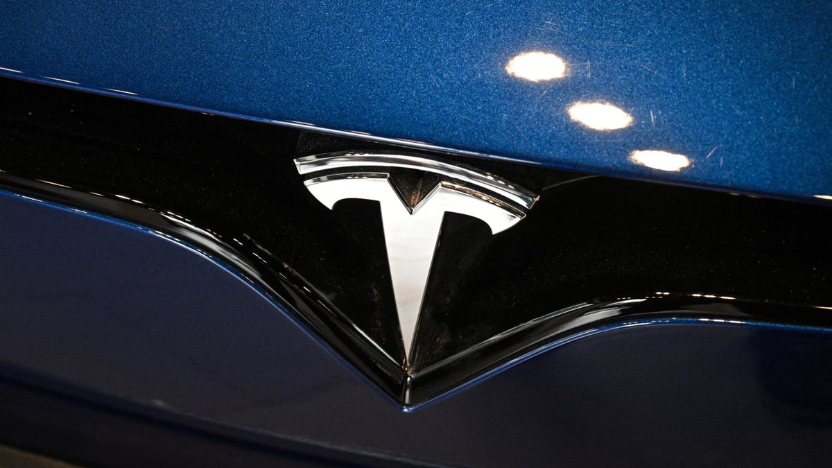 Moins de 1.000 voitures immatriculées en avril: les ventes de Tesla plongent en France
l.bfmtv.com/265f