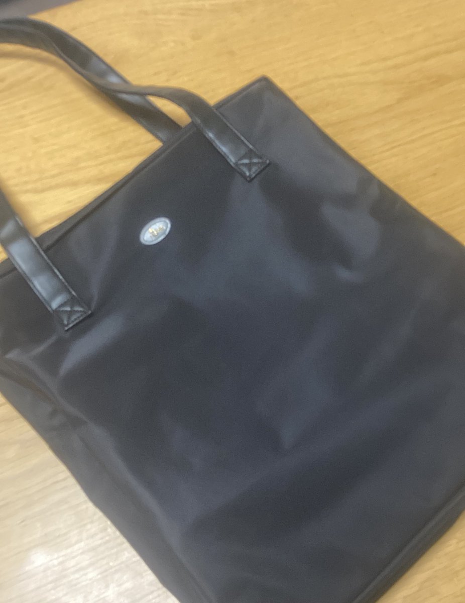 waburyu22's tweet image. ジャージ買い間違えのショックで忘れてたけど、バッグめちゃいい感じ‼️
カッチリしててマチも広くて、PCとか入れて仕事にも使えそう😍😍😍

#ITEM #Da_iCE #工藤大輝