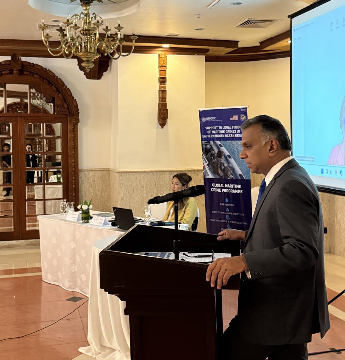 UNODC_BMB's tweet photo. @UNODC_MCP in partnership w/ Attorney General's Department conducted a workshop to finalize the Collaborative Framework on Evidence Collection @ Sea &amp; Chain of Custody Procedures in #SriLanka🇱🇰This tool will enhance coordination against #maritime🌊offences.
Funded by @StateINL🇺🇸 https://t.co/6ru0r2rAVr