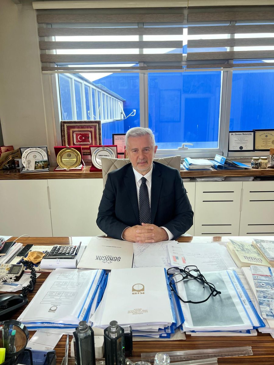 Emek, üretim sürecinin en önemli ve değerli faktörüdür. Dünya, emekle şekillenip anlam kazanmaktadır. 

“1 Mayıs Emek ve Dayanışma Günü” nü  bu hislerle kutluyorum.

Cem ŞENOCAK 
ULUSAL FINDIK KONSEYİ BAŞKANI
                    instagram.com/p/DJGnDJiqJtZ/…