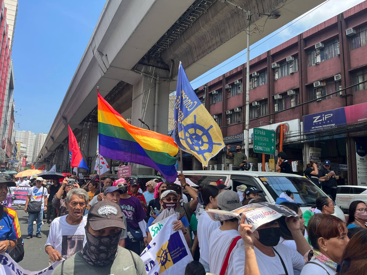Ngayong Pandaigdigang Araw ng mga Manggagawa, nakiisa ang Rise for Education Alliance - UPD sa pagkilos ng iba’t ibang mga sektor upang ipaglaban ang karapatan at kapakanan ng ating mga manggagawa.  

lar