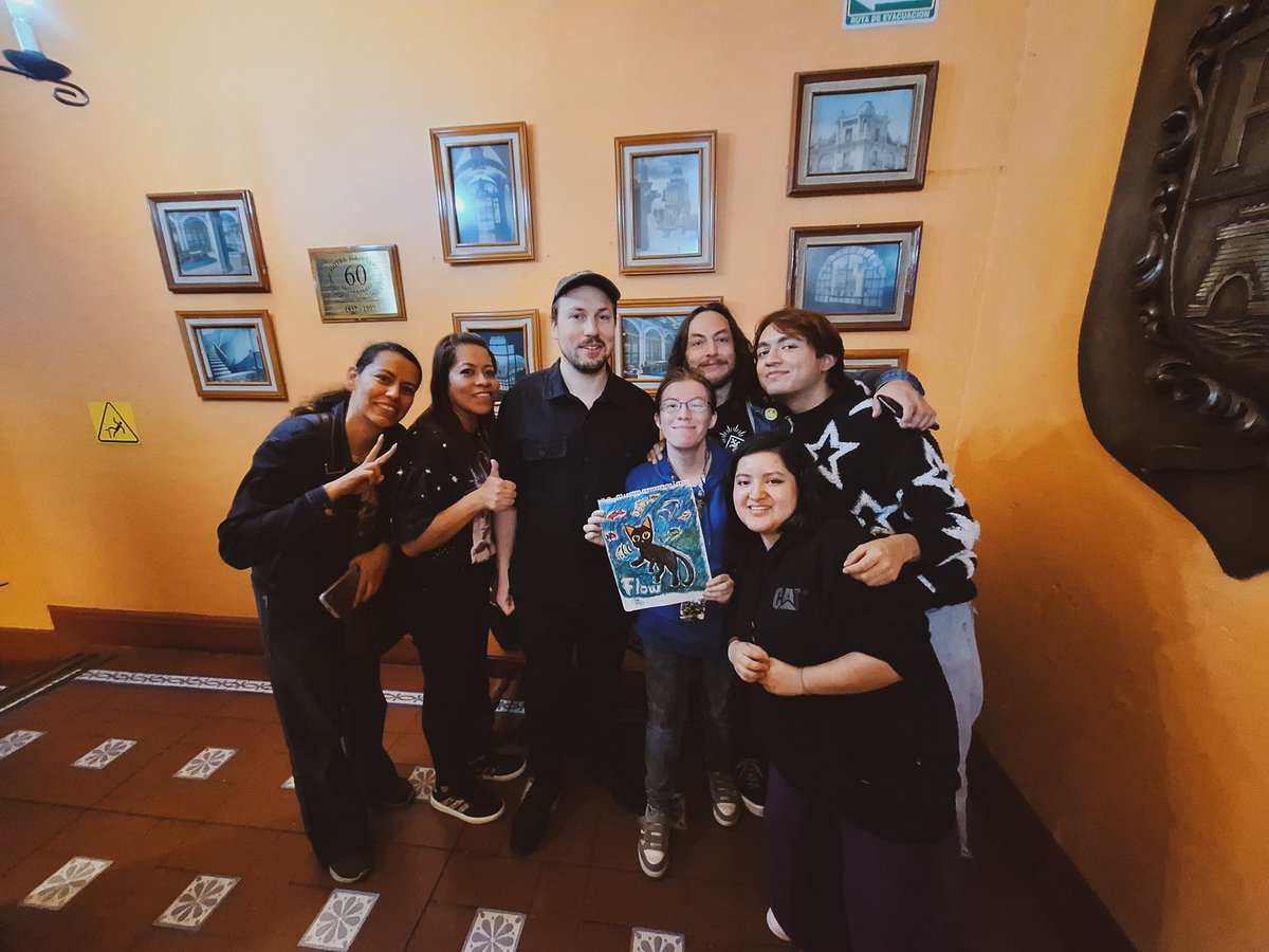 Yacs13's tweet photo. @SandraGuti74064 @gintszilbalodis Muchas gracias 😊es algo de las ilustraciones q realizo 😬… y con la noticia q al final se logró verlo 🤩 https://t.co/0NKwi4IpUw