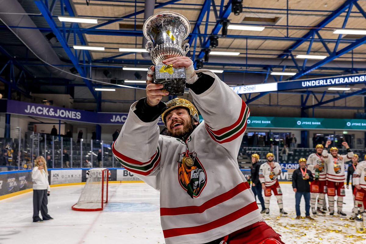 Odenses mestre kører parade og hyldes på rådhuset i eftermiddag

Læs mere her: metalligaen.dk/nyheder/odense…
#isdk #metalligaen
