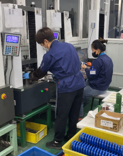 TopwayP87538's tweet photo. Enhance your quality control with our advanced spring testing equipment! Ensure precision and reliability in every measurement. Elevate your production standards today! 🔧📏 #SpringTesting #QualityControl #Innovation #foryou #fyp #innovation #topway https://t.co/QqjK0SRCjF