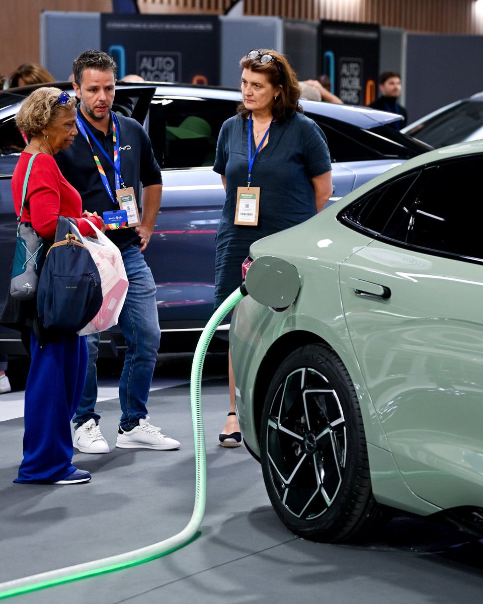foiredeparis's tweet photo. 🚗 Auto Mobil Paris fait son entrée à Foire de Paris !

Véhicules électriques, mobilités douces, services connectés… Un nouveau rendez-vous autour des mobilités d’aujourd’hui et de demain.

📍Paris Expo Porte de Versailles - PAV. 7
📅 30/04 – 11/05
#AutoMobilParis #FoireDeParis https://t.co/X1BYZzM6VM