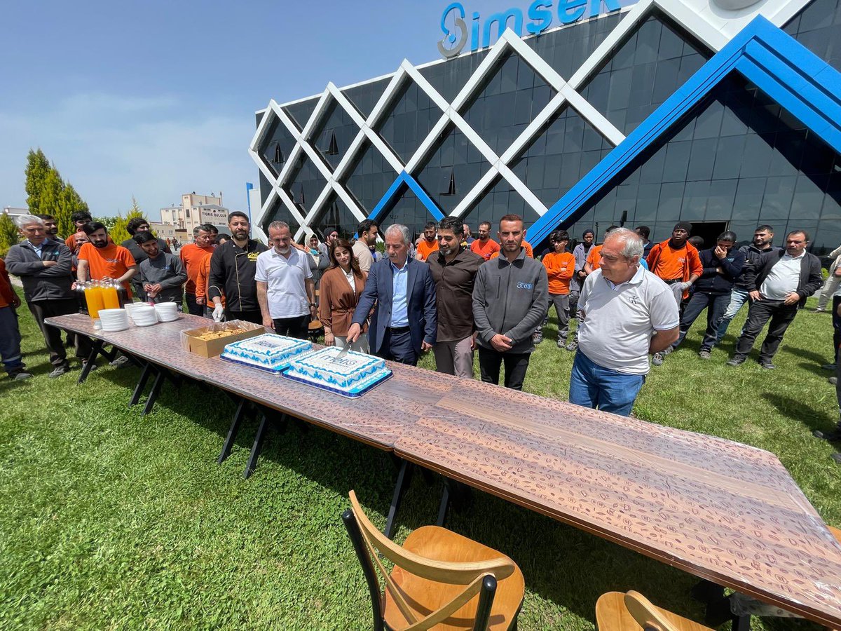 Fabrikamızda 1 Mayıs Emek ve Dayanışma Günü’nü anlamına yakışır şekilde kutladık. Katılımlarıyla güç veren emekçilerimize, kıymetli misafirlerimiz Lasia Çikolata’ya, Dr. Öğr. Üyesi Naim Deniz ve Dr. Öğr. Üyesi İsmet Kaya'ya teşekkür ederim. Emekçilerin bu özel günü kutlu olsun.