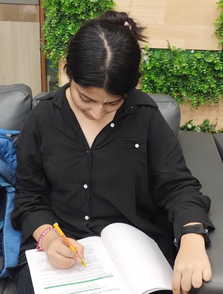 This isn’t just a pen. This is the ink of ambition. The beginning of every great result has one thing in common — action.
#IAmFIITJEE #FIITJEE #LegacyofToppers #RealLearningRealResults #FIITJEEPower #FIITJEEImpact #FIITJEEPunjabiBagh #SuccessMindset #RenaissanceScholarshipTest