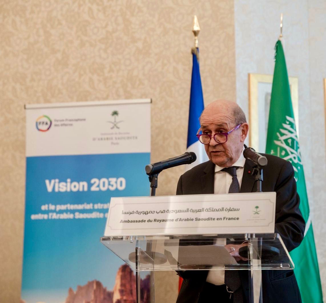 Avec l’ambassadeur Al Ruwaïli et plusieurs personnalités françaises, célébration ce 29 avril de l’anniversaire de « Vision 2030 », le projet de transformation du Royaume d’Arabie Saoudite dont fait partie le site archéologique d’ALULA, développé dans le cadre de l’accord